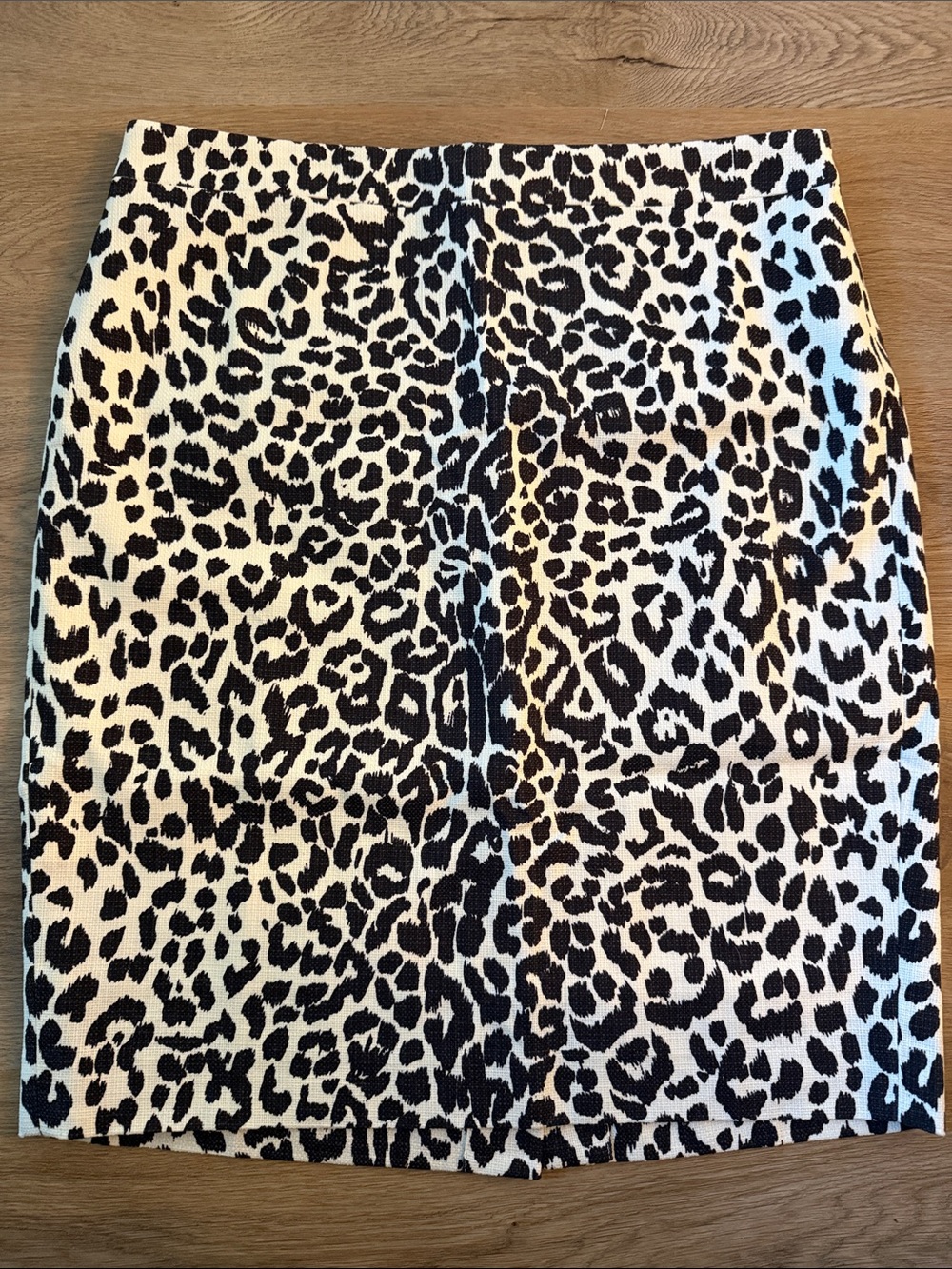 J. Crew Black and Cream White Leopard Pencil Skirt Size 8 business casual